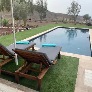https://villa-casa-la-jermosa.in-canary-islands.com